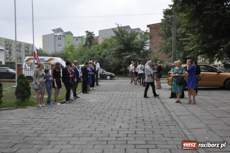 Zdjęcie w galerii na portalu naszraciborz.pl: W Raciborzu rozpoczęło działalność Diecezjalne Liceum Ogólnokształcące  wiadomości z regionu