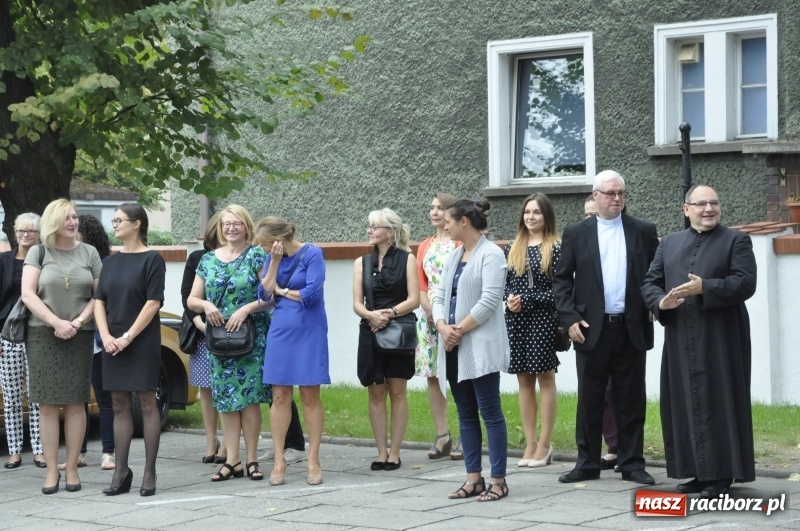 Zdjęcie w galerii na portalu naszraciborz.pl: W Raciborzu rozpoczęło działalność Diecezjalne Liceum Ogólnokształcące  wiadomości z regionu