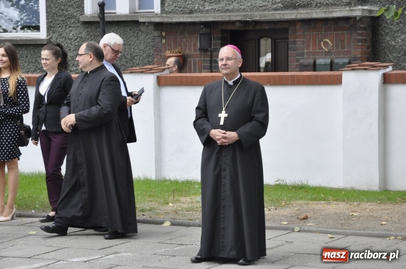 Zdjęcie w galerii na portalu naszraciborz.pl: W Raciborzu rozpoczęło działalność Diecezjalne Liceum Ogólnokształcące  wiadomości z regionu