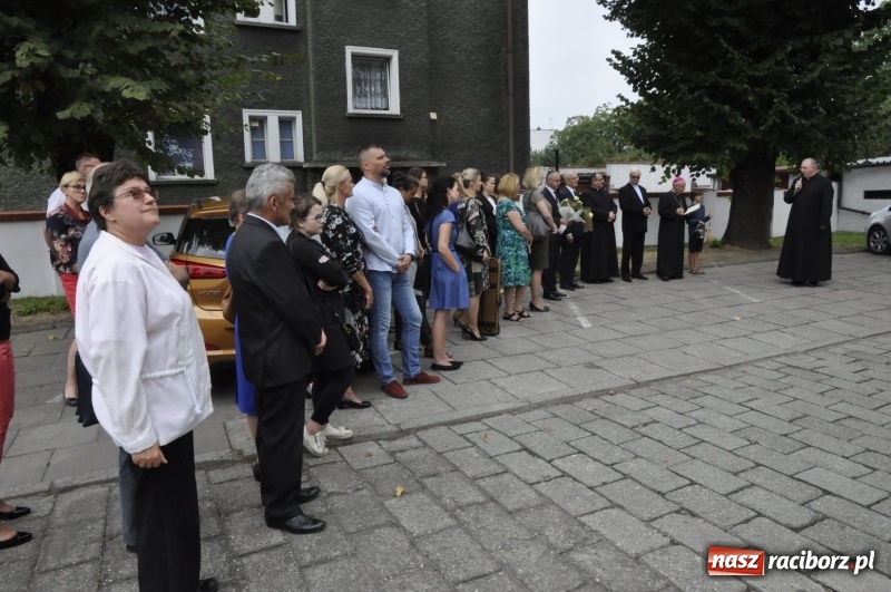 Zdjęcie w galerii na portalu naszraciborz.pl: W Raciborzu rozpoczęło działalność Diecezjalne Liceum Ogólnokształcące  wiadomości z regionu