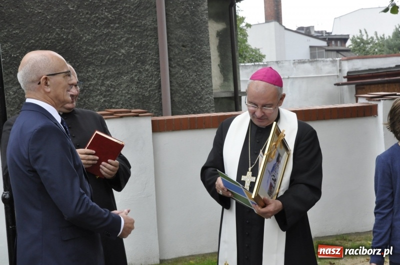 Zdjęcie w galerii na portalu naszraciborz.pl: W Raciborzu rozpoczęło działalność Diecezjalne Liceum Ogólnokształcące  wiadomości z regionu