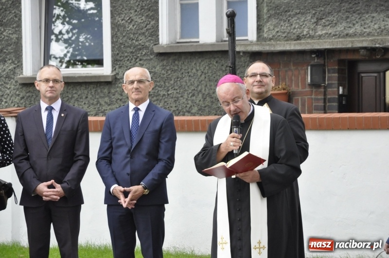 Zdjęcie w galerii na portalu naszraciborz.pl: W Raciborzu rozpoczęło działalność Diecezjalne Liceum Ogólnokształcące  wiadomości z regionu