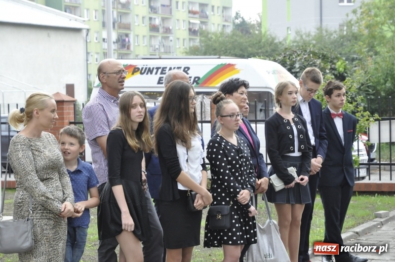 Zdjęcie w galerii na portalu naszraciborz.pl: W Raciborzu rozpoczęło działalność Diecezjalne Liceum Ogólnokształcące  wiadomości z regionu