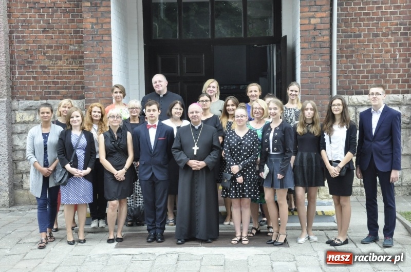 Zdjęcie w galerii na portalu naszraciborz.pl: W Raciborzu rozpoczęło działalność Diecezjalne Liceum Ogólnokształcące  wiadomości z regionu