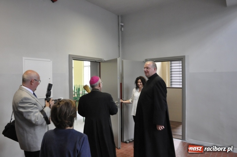 Zdjęcie w galerii na portalu naszraciborz.pl: W Raciborzu rozpoczęło działalność Diecezjalne Liceum Ogólnokształcące  wiadomości z regionu