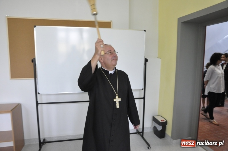 Zdjęcie w galerii na portalu naszraciborz.pl: W Raciborzu rozpoczęło działalność Diecezjalne Liceum Ogólnokształcące  wiadomości z regionu