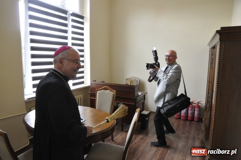 Zdjęcie w galerii na portalu naszraciborz.pl: W Raciborzu rozpoczęło działalność Diecezjalne Liceum Ogólnokształcące  wiadomości z regionu