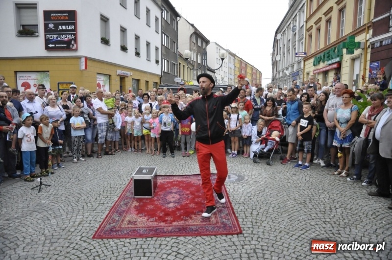 Zdjęcie w galerii na portalu naszraciborz.pl: FRU znów zapełniło raciborską starówkę FOTO i WIDEO wiadomości z regionu