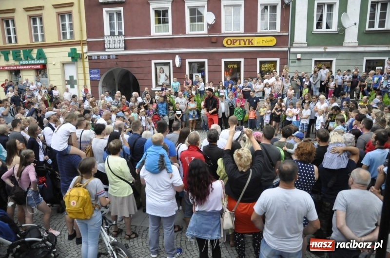 Zdjęcie w galerii na portalu naszraciborz.pl: FRU znów zapełniło raciborską starówkę FOTO i WIDEO wiadomości z regionu