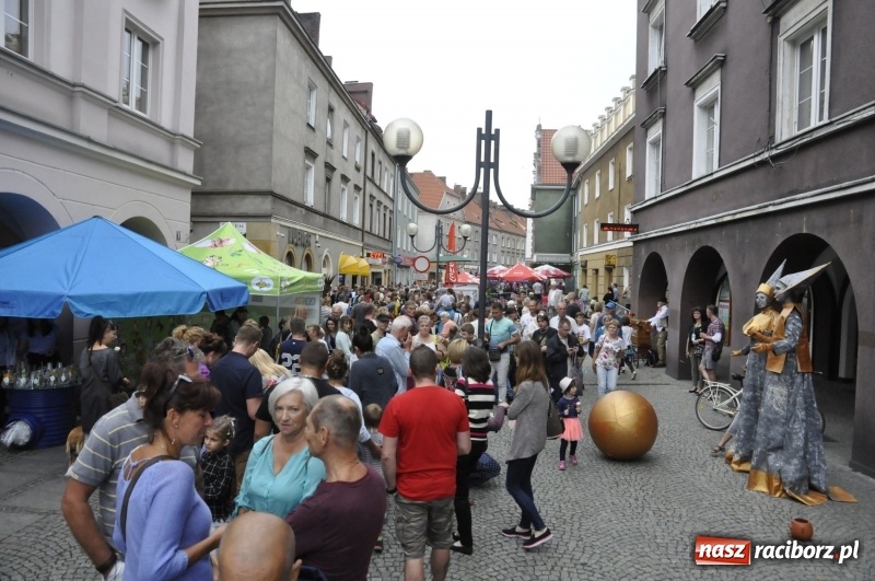 Zdjęcie w galerii na portalu naszraciborz.pl: FRU znów zapełniło raciborską starówkę FOTO i WIDEO wiadomości z regionu