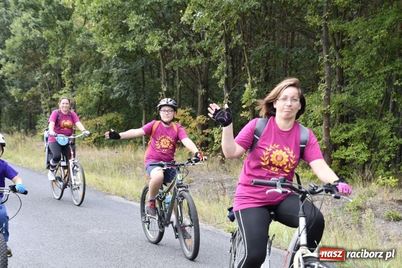 Zdjęcie w galerii na portalu naszraciborz.pl: Rodzinny Rajd Rowerowy na rozpoczęcie Dni Kuźni Raciborskiej wiadomości z regionu