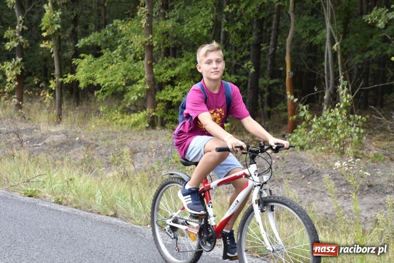 Zdjęcie w galerii na portalu naszraciborz.pl: Rodzinny Rajd Rowerowy na rozpoczęcie Dni Kuźni Raciborskiej wiadomości z regionu