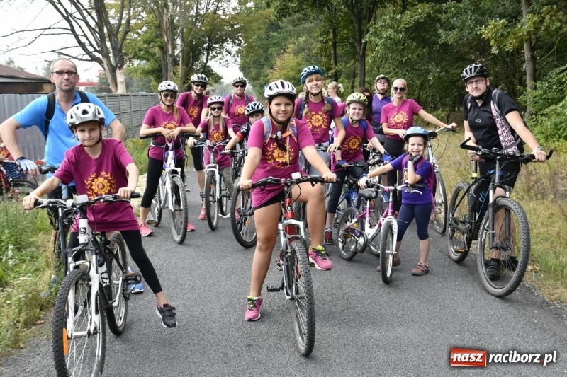 Zdjęcie w galerii na portalu naszraciborz.pl: Rodzinny Rajd Rowerowy na rozpoczęcie Dni Kuźni Raciborskiej wiadomości z regionu