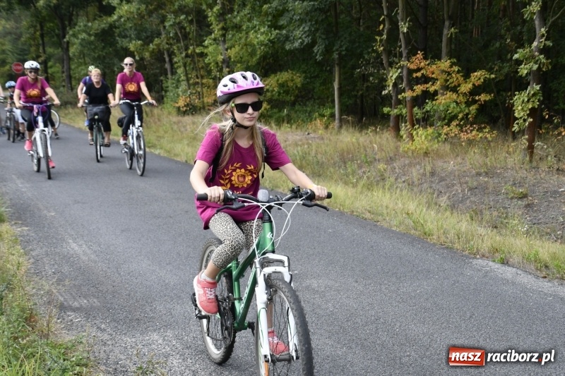 Zdjęcie w galerii na portalu naszraciborz.pl: Rodzinny Rajd Rowerowy na rozpoczęcie Dni Kuźni Raciborskiej wiadomości z regionu