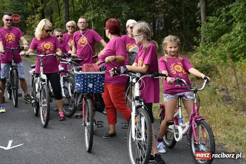 Zdjęcie w galerii na portalu naszraciborz.pl: Rodzinny Rajd Rowerowy na rozpoczęcie Dni Kuźni Raciborskiej wiadomości z regionu