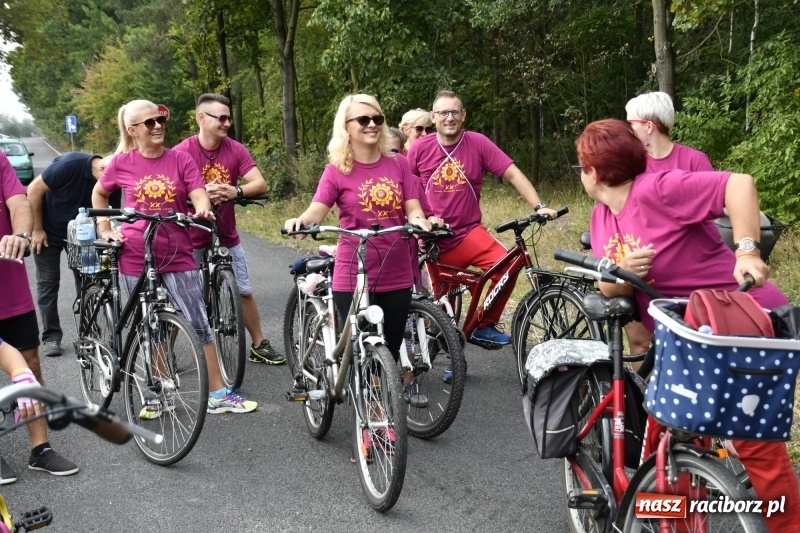 Zdjęcie w galerii na portalu naszraciborz.pl: Rodzinny Rajd Rowerowy na rozpoczęcie Dni Kuźni Raciborskiej wiadomości z regionu