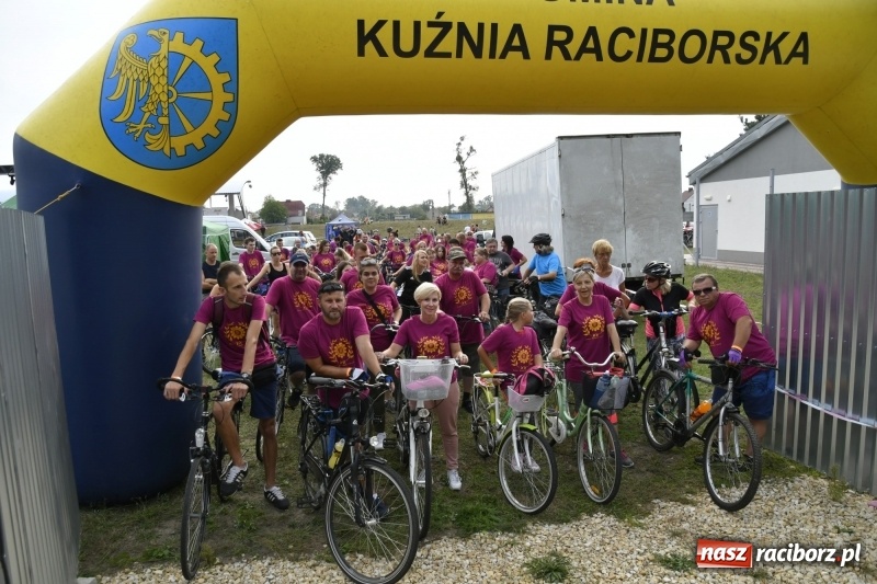 Zdjęcie w galerii na portalu naszraciborz.pl: Rodzinny Rajd Rowerowy na rozpoczęcie Dni Kuźni Raciborskiej wiadomości z regionu
