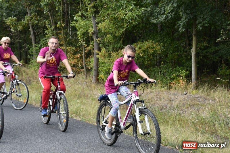 Zdjęcie w galerii na portalu naszraciborz.pl: Rodzinny Rajd Rowerowy na rozpoczęcie Dni Kuźni Raciborskiej wiadomości z regionu