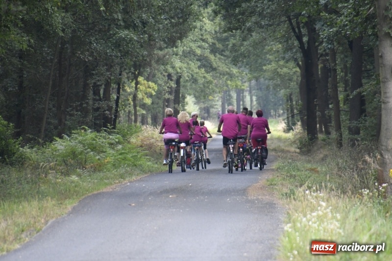 Zdjęcie w galerii na portalu naszraciborz.pl: Rodzinny Rajd Rowerowy na rozpoczęcie Dni Kuźni Raciborskiej wiadomości z regionu