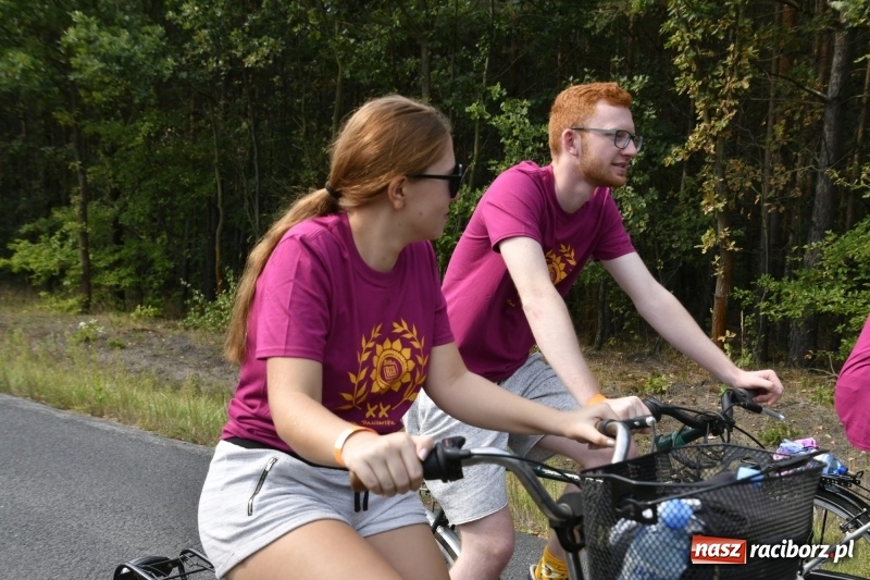 Zdjęcie w galerii na portalu naszraciborz.pl: Rodzinny Rajd Rowerowy na rozpoczęcie Dni Kuźni Raciborskiej wiadomości z regionu
