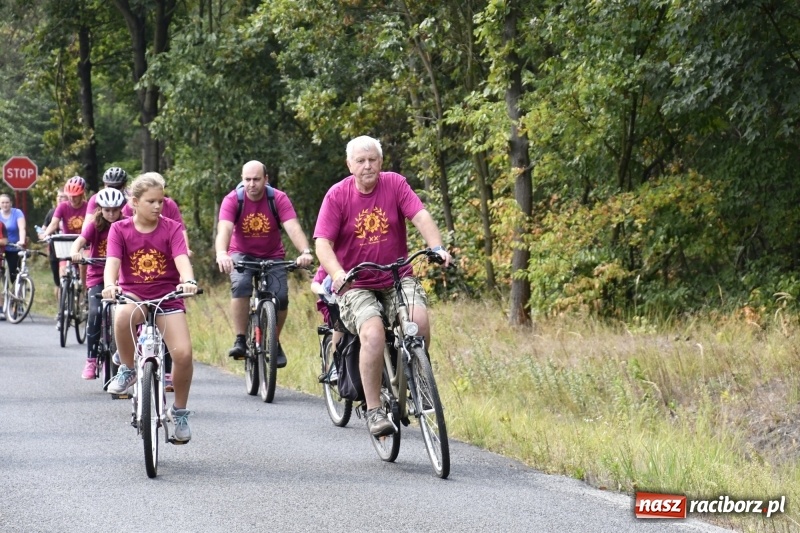 Zdjęcie w galerii na portalu naszraciborz.pl: Rodzinny Rajd Rowerowy na rozpoczęcie Dni Kuźni Raciborskiej wiadomości z regionu
