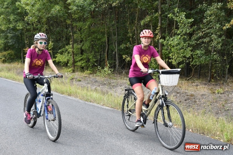 Zdjęcie w galerii na portalu naszraciborz.pl: Rodzinny Rajd Rowerowy na rozpoczęcie Dni Kuźni Raciborskiej wiadomości z regionu