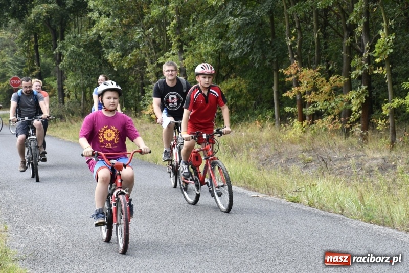 Zdjęcie w galerii na portalu naszraciborz.pl: Rodzinny Rajd Rowerowy na rozpoczęcie Dni Kuźni Raciborskiej wiadomości z regionu