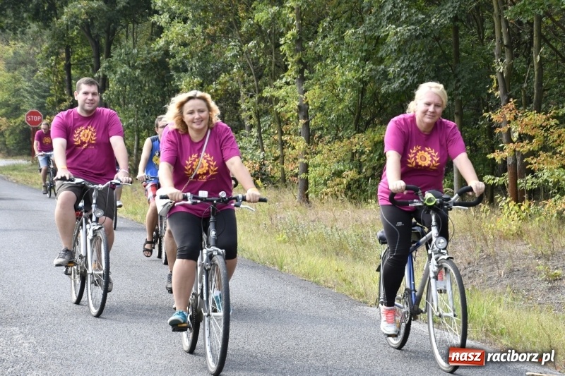 Zdjęcie w galerii na portalu naszraciborz.pl: Rodzinny Rajd Rowerowy na rozpoczęcie Dni Kuźni Raciborskiej wiadomości z regionu