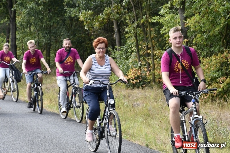 Zdjęcie w galerii na portalu naszraciborz.pl: Rodzinny Rajd Rowerowy na rozpoczęcie Dni Kuźni Raciborskiej wiadomości z regionu