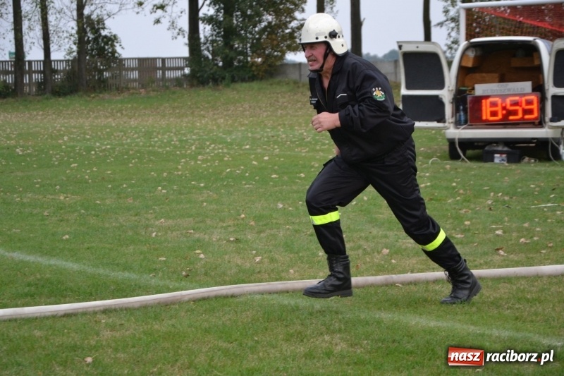 Zdjęcie w galerii na portalu naszraciborz.pl: Oldboje z Rudyszwałdu jak młodzieniaszki. Zdobyli Puchar Prezesa OSP Owsiszcze ze świetnym czasem wiadomości z regionu