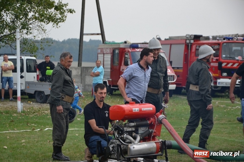 Zdjęcie w galerii na portalu naszraciborz.pl: Oldboje z Rudyszwałdu jak młodzieniaszki. Zdobyli Puchar Prezesa OSP Owsiszcze ze świetnym czasem wiadomości z regionu