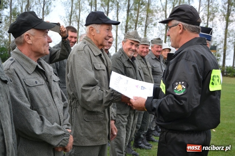 Zdjęcie w galerii na portalu naszraciborz.pl: Oldboje z Rudyszwałdu jak młodzieniaszki. Zdobyli Puchar Prezesa OSP Owsiszcze ze świetnym czasem wiadomości z regionu