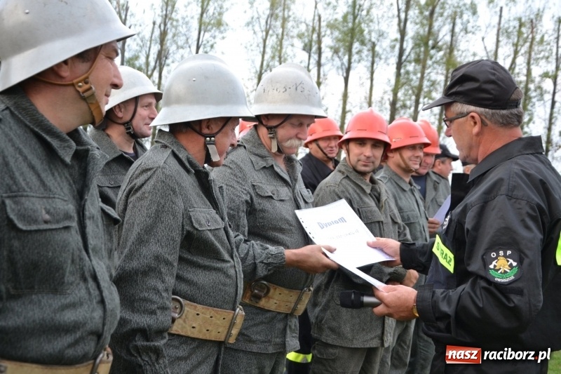 Zdjęcie w galerii na portalu naszraciborz.pl: Oldboje z Rudyszwałdu jak młodzieniaszki. Zdobyli Puchar Prezesa OSP Owsiszcze ze świetnym czasem wiadomości z regionu