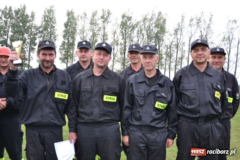Zdjęcie w galerii na portalu naszraciborz.pl: Oldboje z Rudyszwałdu jak młodzieniaszki. Zdobyli Puchar Prezesa OSP Owsiszcze ze świetnym czasem wiadomości z regionu