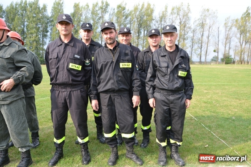 Zdjęcie w galerii na portalu naszraciborz.pl: Oldboje z Rudyszwałdu jak młodzieniaszki. Zdobyli Puchar Prezesa OSP Owsiszcze ze świetnym czasem wiadomości z regionu