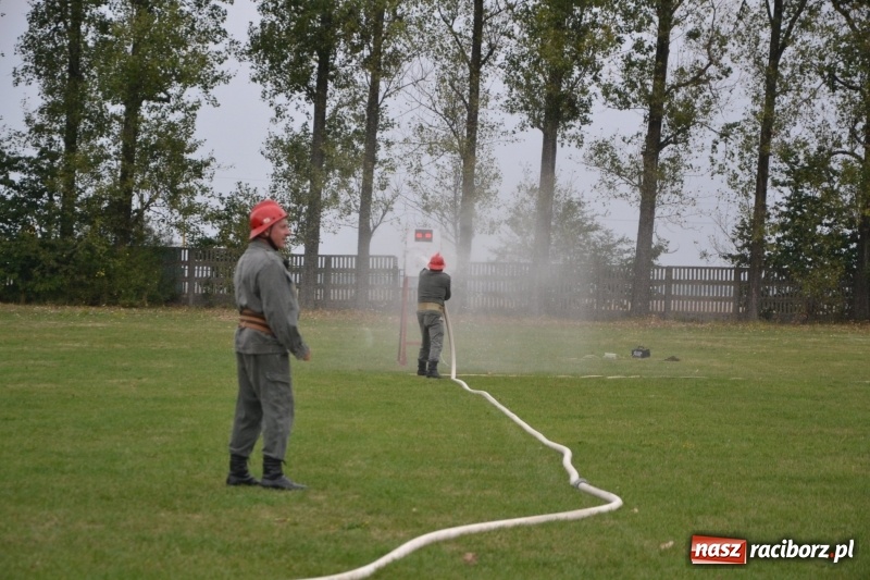 Zdjęcie w galerii na portalu naszraciborz.pl: Oldboje z Rudyszwałdu jak młodzieniaszki. Zdobyli Puchar Prezesa OSP Owsiszcze ze świetnym czasem wiadomości z regionu