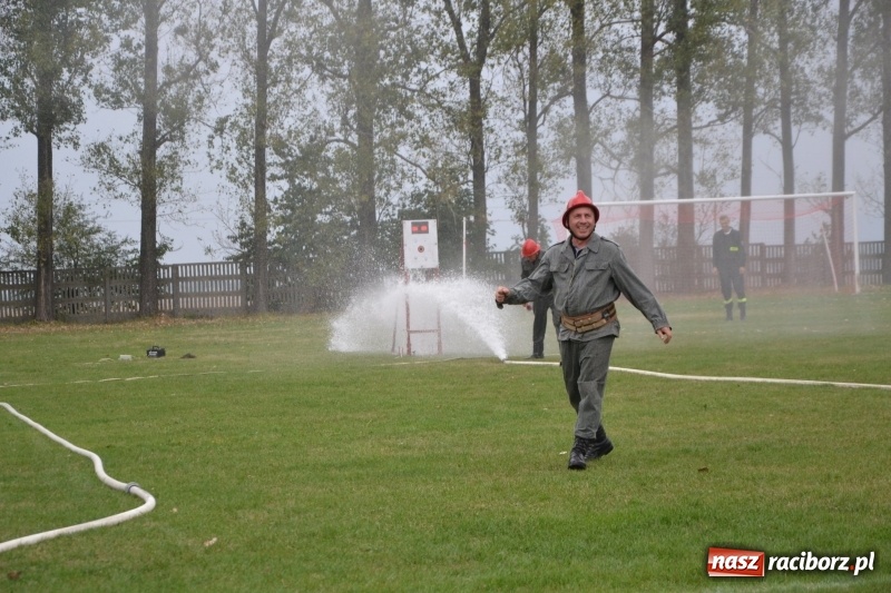 Zdjęcie w galerii na portalu naszraciborz.pl: Oldboje z Rudyszwałdu jak młodzieniaszki. Zdobyli Puchar Prezesa OSP Owsiszcze ze świetnym czasem wiadomości z regionu