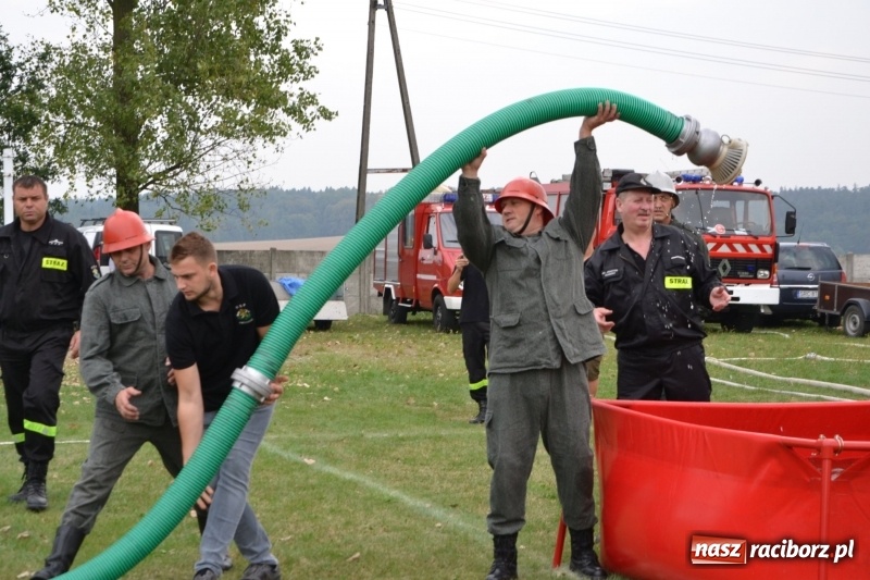 Zdjęcie w galerii na portalu naszraciborz.pl: Oldboje z Rudyszwałdu jak młodzieniaszki. Zdobyli Puchar Prezesa OSP Owsiszcze ze świetnym czasem wiadomości z regionu