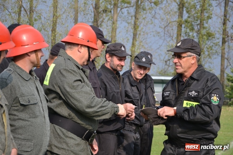 Zdjęcie w galerii na portalu naszraciborz.pl: Oldboje z Rudyszwałdu jak młodzieniaszki. Zdobyli Puchar Prezesa OSP Owsiszcze ze świetnym czasem wiadomości z regionu