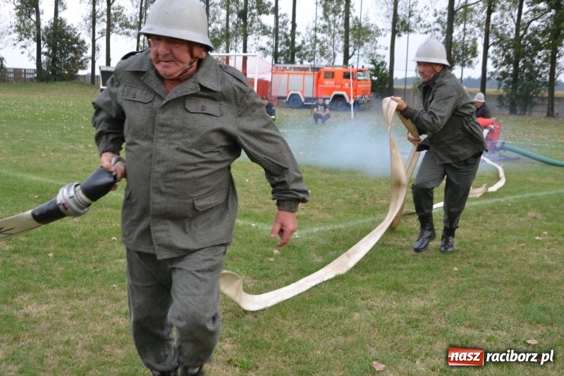 Zdjęcie w galerii na portalu naszraciborz.pl: Oldboje z Rudyszwałdu jak młodzieniaszki. Zdobyli Puchar Prezesa OSP Owsiszcze ze świetnym czasem wiadomości z regionu