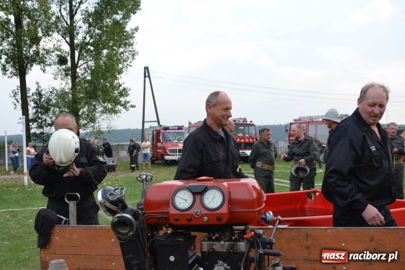 Zdjęcie w galerii na portalu naszraciborz.pl: Oldboje z Rudyszwałdu jak młodzieniaszki. Zdobyli Puchar Prezesa OSP Owsiszcze ze świetnym czasem wiadomości z regionu