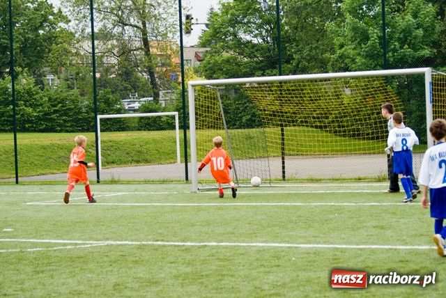 Zdjęcie w galerii na portalu naszraciborz.pl: Mini Liga Trampkarzy na Orliku wiadomości z regionu