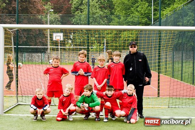 Zdjęcie w galerii na portalu naszraciborz.pl: Mini Liga Trampkarzy na Orliku wiadomości z regionu