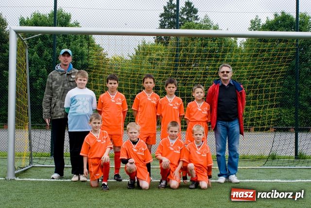 Zdjęcie w galerii na portalu naszraciborz.pl: Mini Liga Trampkarzy na Orliku wiadomości z regionu