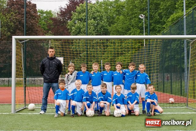 Zdjęcie w galerii na portalu naszraciborz.pl: Mini Liga Trampkarzy na Orliku wiadomości z regionu