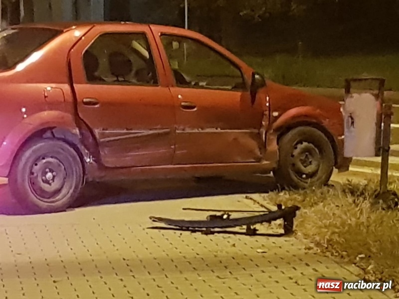 Zdjęcie w galerii na portalu naszraciborz.pl: Zderzenie dacii i mazdy na Starowiejskiej  wiadomości z regionu