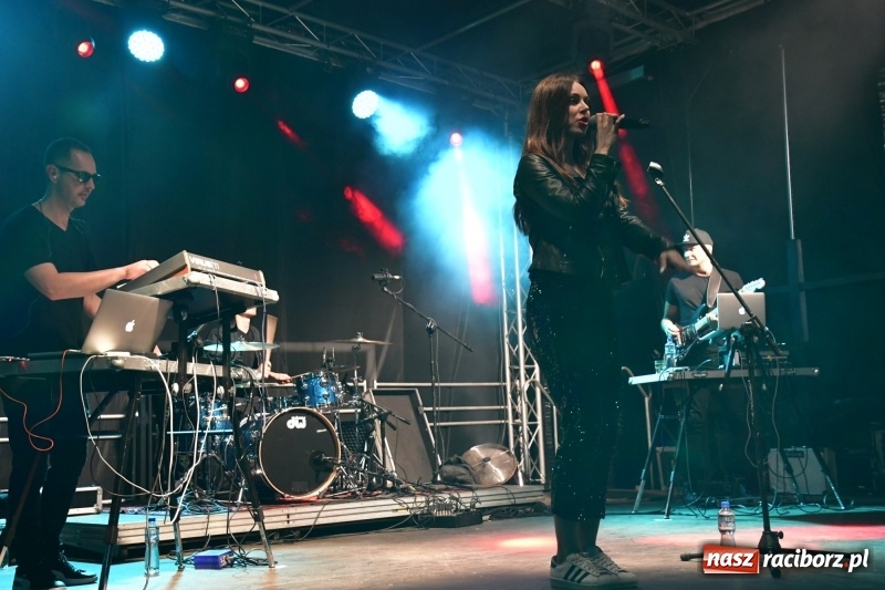 Zdjęcie w galerii na portalu naszraciborz.pl: Monika Lewczuk na Dniach Kuźni Raciborskiej FOTO i VIDEO wiadomości z regionu