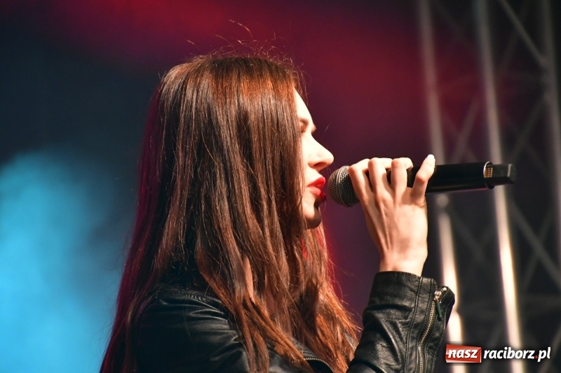 Zdjęcie w galerii na portalu naszraciborz.pl: Monika Lewczuk na Dniach Kuźni Raciborskiej FOTO i VIDEO wiadomości z regionu