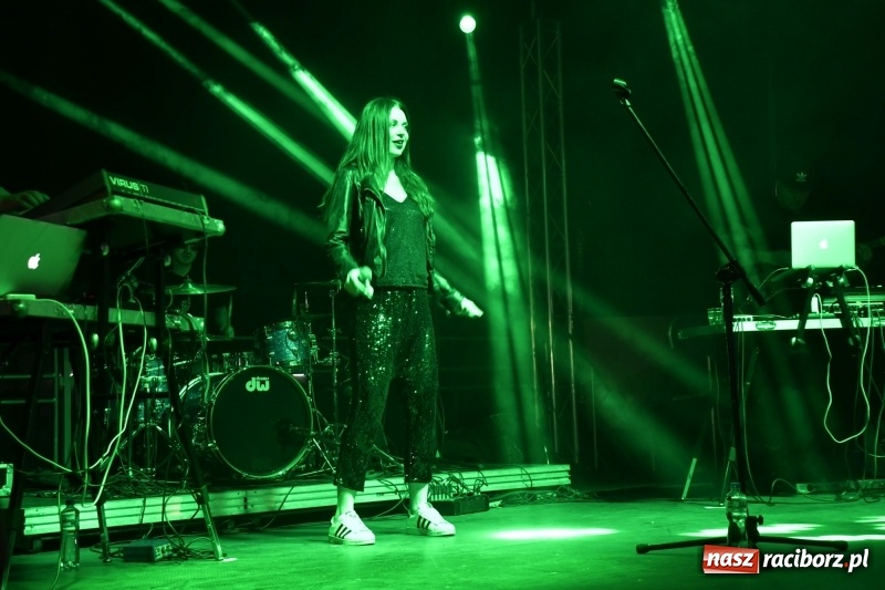 Zdjęcie w galerii na portalu naszraciborz.pl: Monika Lewczuk na Dniach Kuźni Raciborskiej FOTO i VIDEO wiadomości z regionu