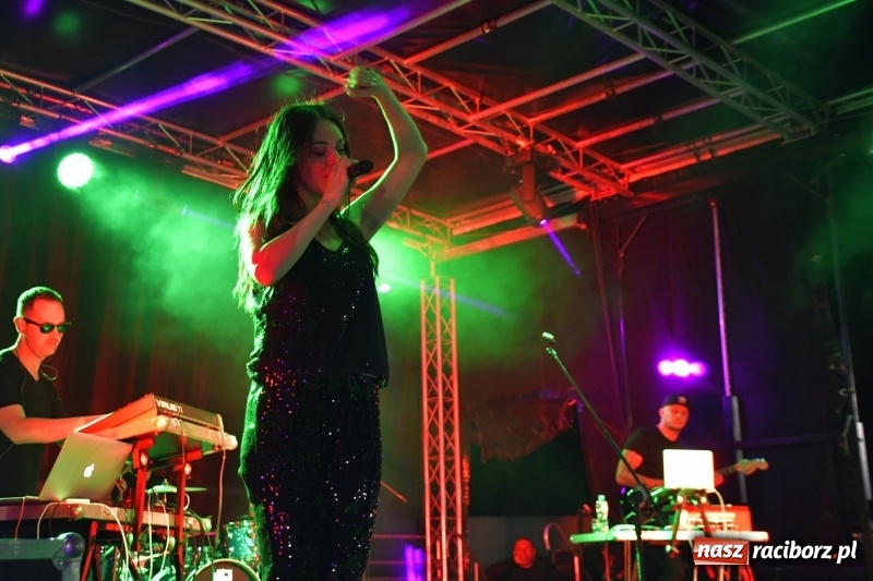 Zdjęcie w galerii na portalu naszraciborz.pl: Monika Lewczuk na Dniach Kuźni Raciborskiej FOTO i VIDEO wiadomości z regionu